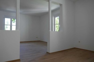 2 Zimmer, offener Wohn-Essbereich, Zentrum Tölz, 50m zur Isar, neue Einbauküche, Balkon