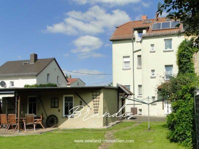 Gepflegtes Zweifamilienhaus mit schönem Grundstück in Brandis!