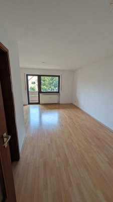 Ruhiges Single-Appartement mit Balkon & Stellplatz