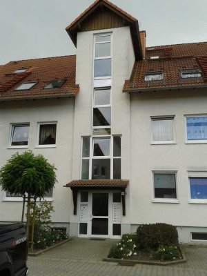 schöne 2- Raum Dachgeschoßwohnung mit PKW-Stellplatz