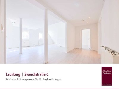 Großzügige 4-Zi-DG-Whng., ca. 110 qm, direkt am Marktplatz, große Terrasse, EbK +++