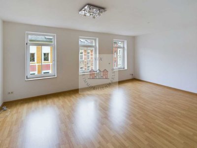 Renoviert mit großem Balkon - 3 große Zimmer