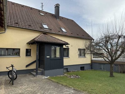 Einfamilienhaus in Westerheim mit Nebengebäude