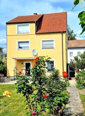 Renovierungsbedürftiges Traumhaus mit Garten &amp; Garage in Korneuburger TOP-Lage!