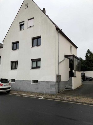 Freistehendes Dreifamilienhaus in zentraler Lage