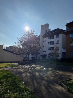 Stilvolle, modernisierte 3-Zimmer- Loggia Wohnung mit Einzelgarage in Stuttgart Heumaden