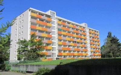 Kapitalanleger aufgepasst! Modernisierte 1-Zimmer-Wohnung mit Balkon in zentraler Lage