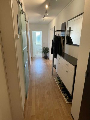 Attraktive 3-Zimmer-Wohnung mit Balkon in Landsham (Pliening)