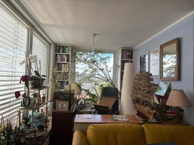 3 Zimmer Wohnung mit Blick auf Skyline von Frankfurt