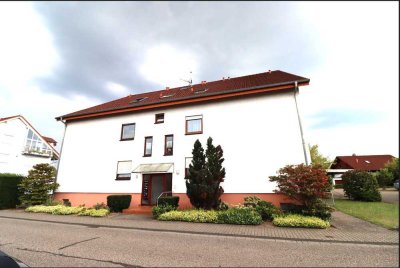 **Attraktive Maisonette-Wohnung mit Dachterrasse und Top Ausstattung in Friedrichstal **