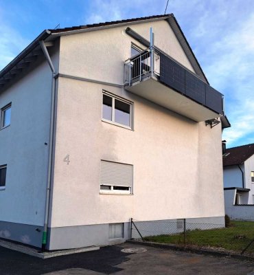 Möblierte 2-Zimmer-Hochparterre-Wohnung mit Balkon und EBK in Neu-Ulm