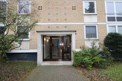 Große Eigentumswohnung mit Balkon in Düsseldorf-Rath zu verkaufen