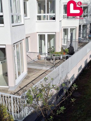 WIR RENOVIEREN FÜR SIE! Erdgeschoß- Wohnung mit Terrasse