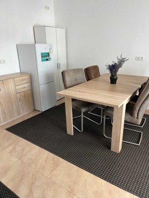 Stilvolle, modernisierte 3-Zimmer-Wohnung mit Balkon und Einbauküche in Friedberg (Hessen)