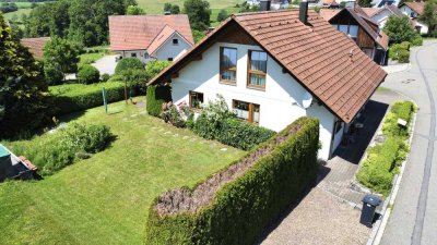 5.5 Zi. Einfamilienhaus mit einem Doppelcarport, schönem und pflegeleichten Garten,