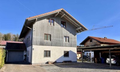 Mehrfamilienhaus mit Büroeinheit in Irschenberg – Ortsteil Buchbichl