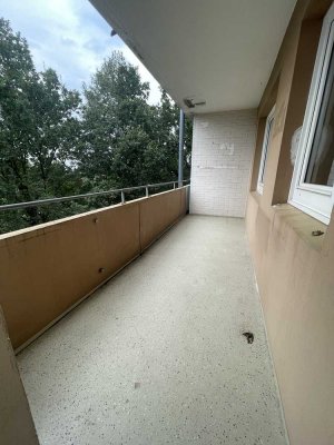 frisch sanierte 2 Zimmer Wohnung mit Balkon