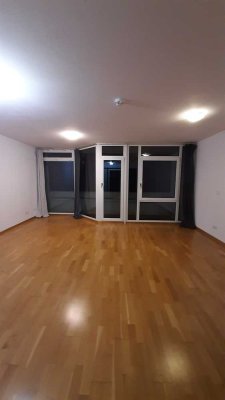 Ansprechende 1-Zimmer-Wohnung mit EBK und Balkon in der Kreuzhofstraße, München