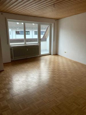 Schöne 2-Zimmer-Dachgeschosswohnung mit Loggia