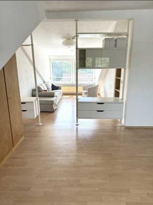 Gemütliche 69 qm Dachgeschosswohnung in Sossenheim mit optionalem Garagenstellplatz