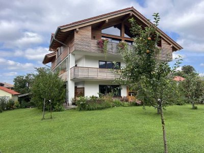 Großzügige 2,5-Zimmer-EG-Wohnung mit großer Terrasse und Garten in Bad Feilnbach