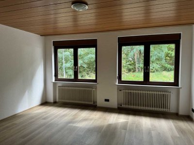 Freundliche 4-Zimmer Wohnung mit EBK und überdachter Pergola in Weil der Stadt