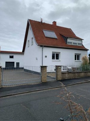 Hier ist viel möglich ... 1-Fam.-Haus mit Garage, Nebengebäude, Werkstatt, Hoffläche und Garten ...