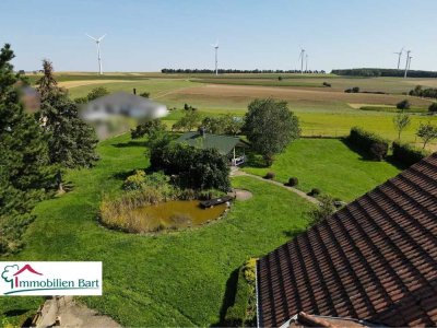 GRENZNÄHE LUXEMBURG: MEHRGENERATIONENHAUS MIT VIEL PLATZ UND TOLLER SICHT INS GRÜNE !