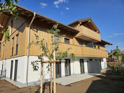 Attraktive 3-Zimmer-Erdgeschosswohnung mit Garten und Terrasse in Wackersberg