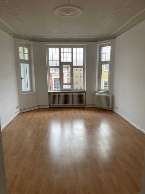 Schöne 4-Zimmer-Wohnung mit Balkon und EBK in Braunschweig