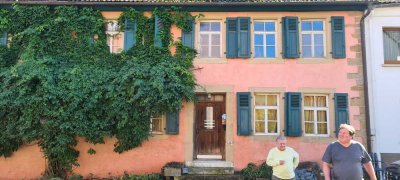 Geräumiges, günstiges 7-Raum-Mehrfamilienhaus in Hundsbach