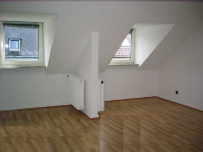 Schöne helle 3 ½ ZKB Dachgeschoßwohnung in Konz Stadtmitte