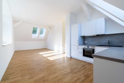 - 4-Zimmer Maisonette Wohnung mit ausgebautem Dachspeicher - Erstbezug nach Kernsanierung