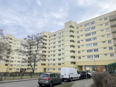 PROVISIONSFREI! Sonninge, gepflegte 2,5 Zi-Wohnung m. Einbauküche u. Balkon in Reinickendorf