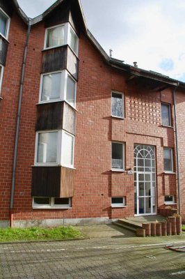 Schöne sanierte Wohnung mit Terrasse und Einbauküche in Würselen