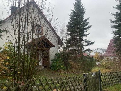 Günstiges 3-Zimmer-Einfamilienhaus mit großem Garten in Mähring