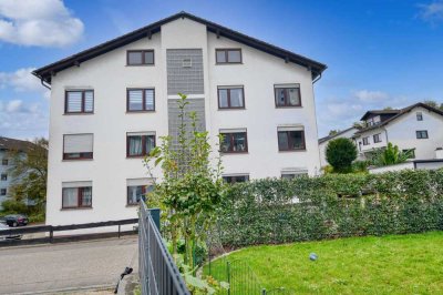 Gepflegte 3ZKB mit Balkon & EBK und Stellplatz in Bammental