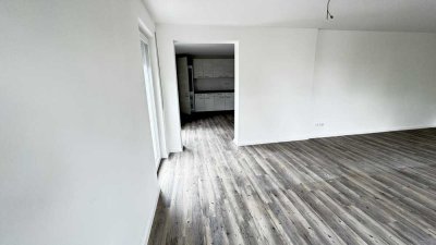 Vollständig renovierte 4-Zimmer-Wohnung mit Balkon und Einbauküche in Möglingen