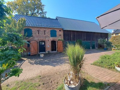 Familienfreundliches Landhaus mit Innenhof, Garten und ausbaubarem Nebengelass