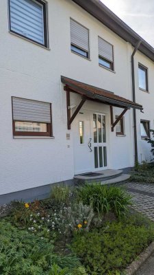 Gepflegtes und solides Reihenmittelhaus im beliebten Wohngebiet "Aalen-Heide" !