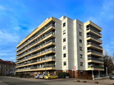 Handwerker aufgepasst! Gut geschnittene 2-Zimmer Wohnung mit großem Balkon im Zentrum von Frankentha