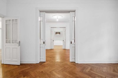 Frühlingsglück: 6,5 Zimmer Altbauwohnung zwischen Elbe, Fischers Park und Ottensen