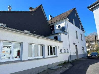 Mehrfamilienhaus in begehrte Lage von Leverkusen Bergisch-Neukirchen