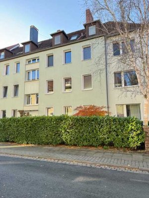 Tolle Wohnung mit Balkon und Kamin in ruhiger Lage