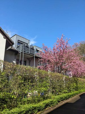 Wunderschöne 3 Zimmer Maisonette Wohnung mit Südbalkon