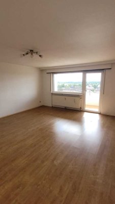 Helle 3-Zimmer Wohnung mit Balkon, Keller und Tiefgarage