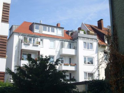 3 Zimmer Nähe Maschsee, EBK, Parkett, Balkon, Bad mit Fenster