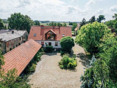 Traumhaftes EFH in idyllischer, ländlicher Gegend: Ca. 250 m² Wohnfläche auf großem Grund