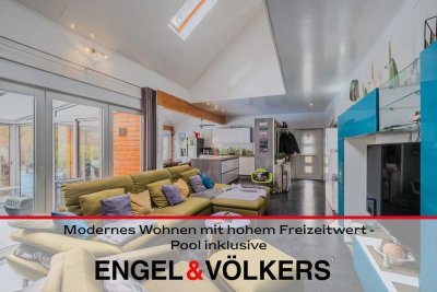 Modernes Wohnen mit hohem Freizeitwert – Pool inklusive