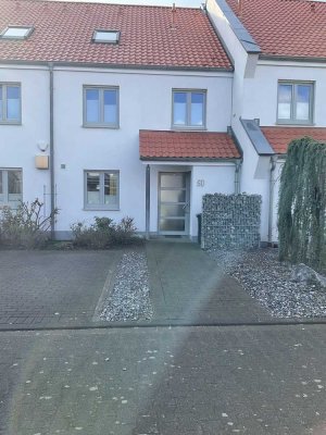 Günstiges 5-Zimmer-Reihenhaus mit gehobener Innenausstattung und EBK in Paderborn